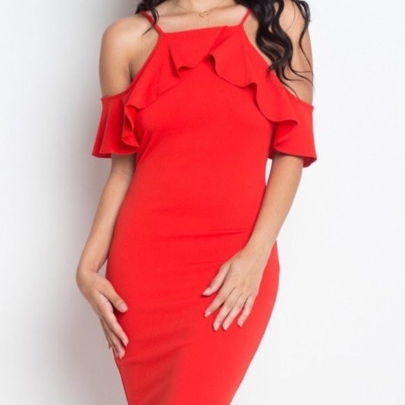 Son Paises Dresses & Skirts - NWT Red Cold Shoulder Dress size Medium